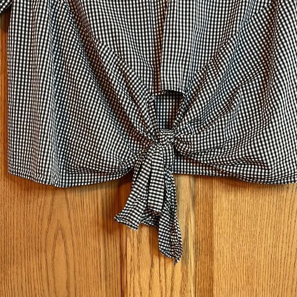 BISHOP + YOUNG Black & White Gingham Tie Front Short Sleeve Blouse - Picture 4 of 10
